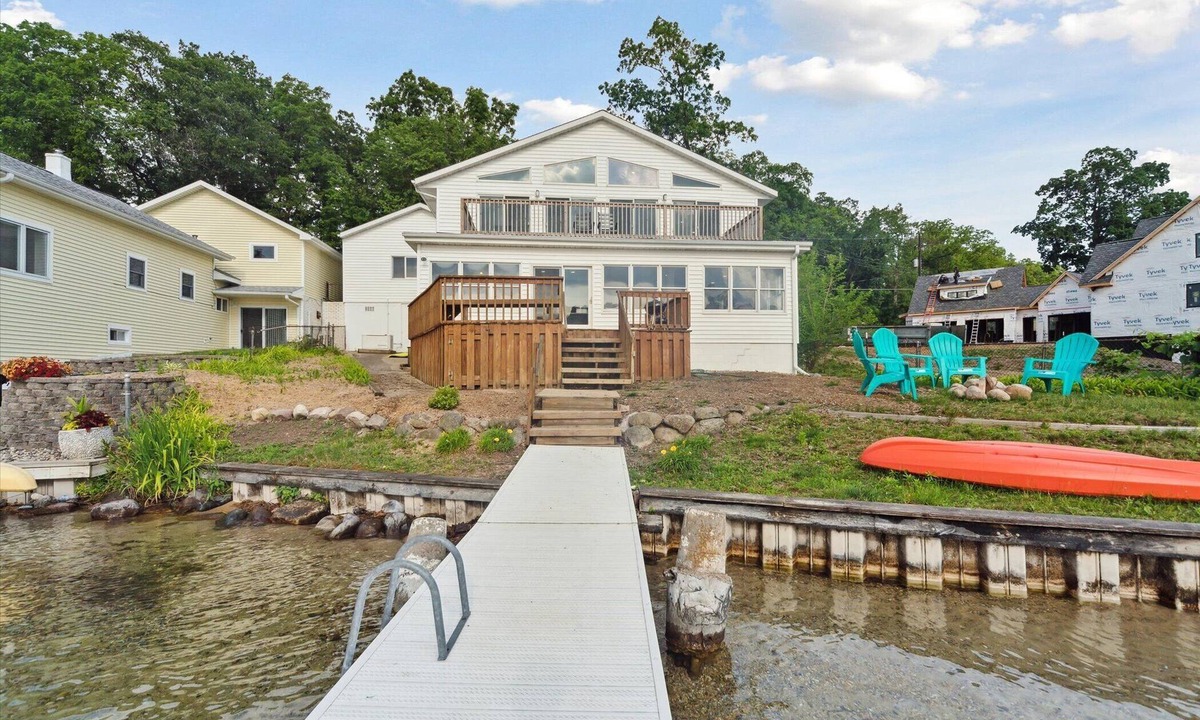 South Gull Lake House | Luxury Retreat on Gull Lake – Perfect for Your Next Getaway!