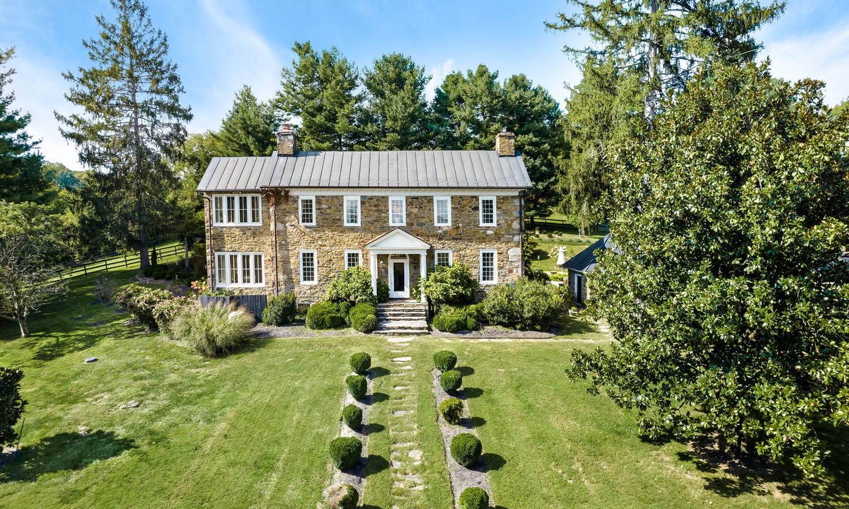 Blue Ridge House | Manor House at Tranquility Farm & Winery