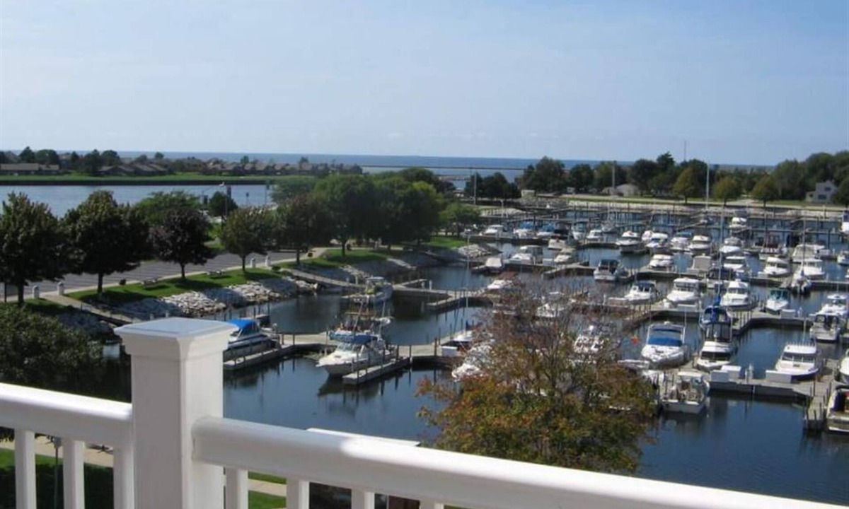 Ludington Condo | Marina Sunset - Luxury Family Condo