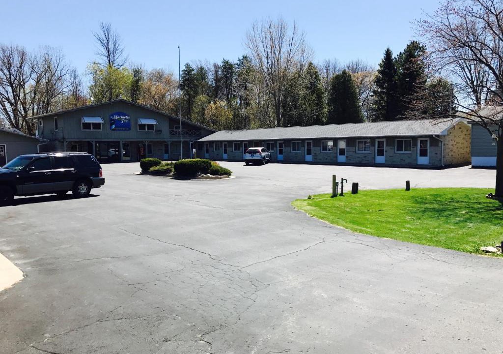 Marinette Hotel | Marinette Inn