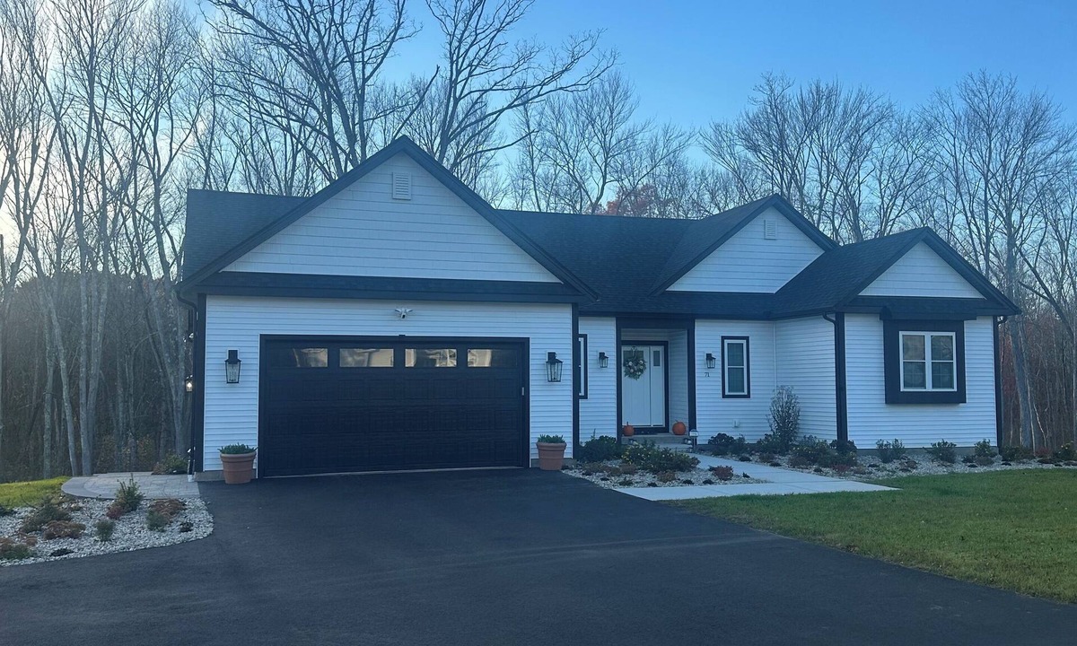 Cromwell House | Modern, Luxurious 3BR New Build in Central CT-stunning and close to everything!
