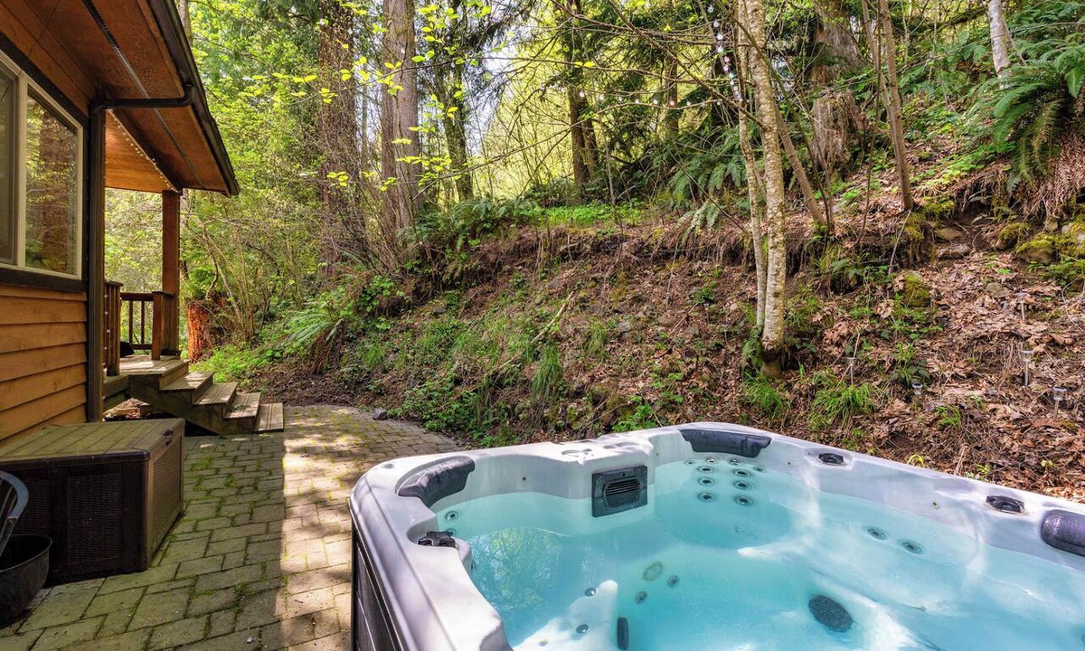 Zigzag Cabin | Mount Hood Cabin Retreat - 4BR Sleeps 12
