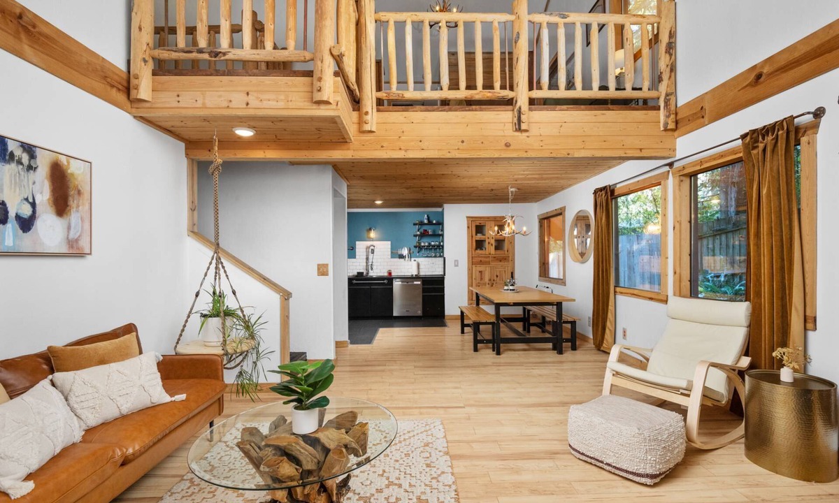 Zigzag House | Mystic Mountain, *Pet Friendly*, Steam Sauna, 11 Miles to Govy Camp