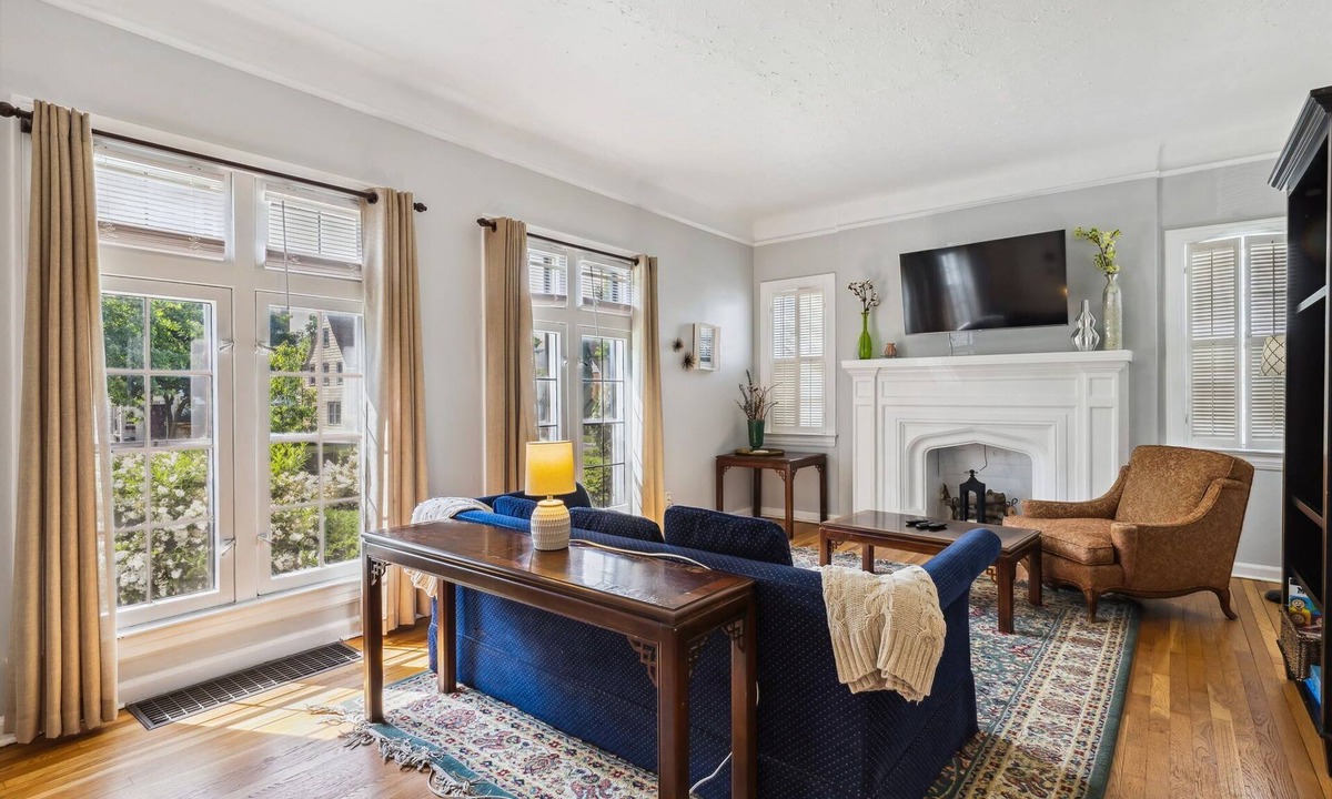 Shaker Heights Apartment | Near CLE Clinic - Long term stays accepted