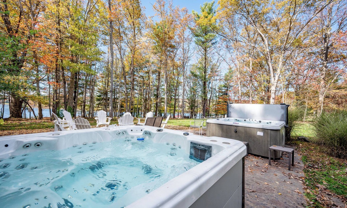 Waterfront Greens House | New! Lakefront Home w/Private Pool & Hot Tubs
