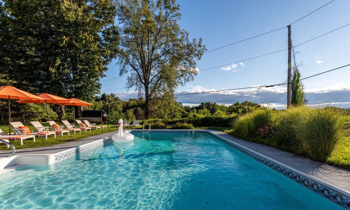 Town of Marbletown House | NEW: Stylish Limestone Villa w/Sauna and Movie Theatre