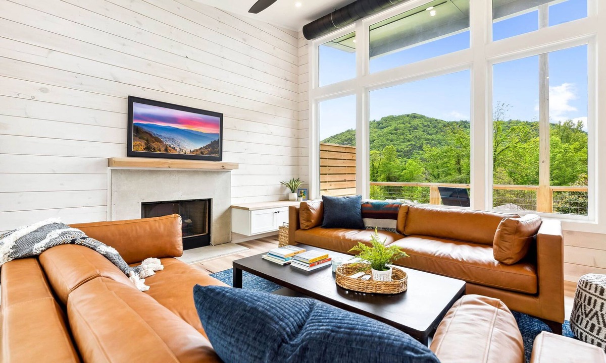 Clayton House | Newly Built Alpine Cabin 2023 - Mountain Views + Walk To Town - Hot Tub