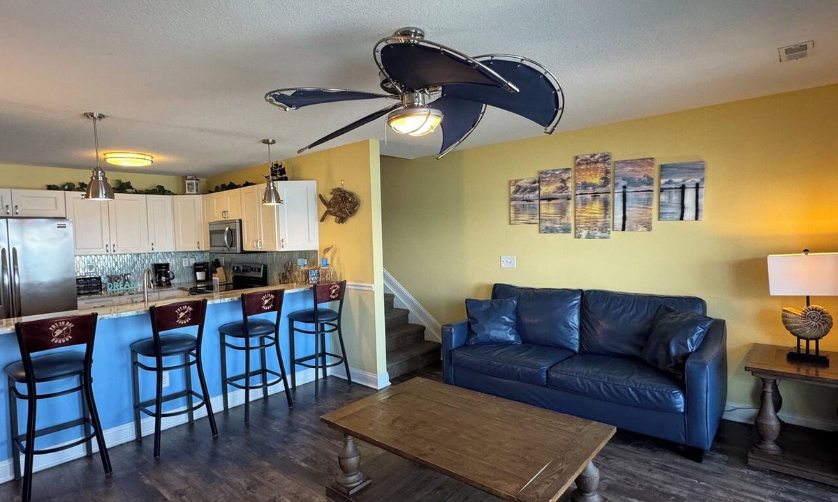 Put-in-Bay Condo | Nothing but Lake Views—Wow! | 10 ppl | C209