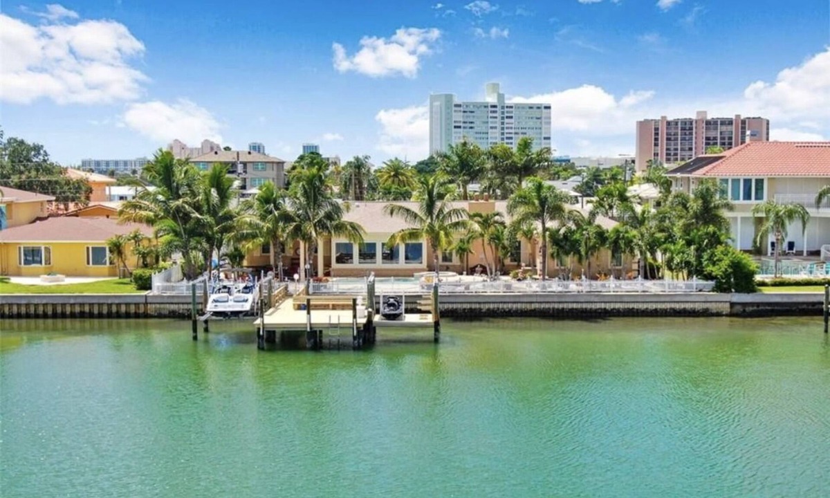 Island Estate House | Oasis in the beach