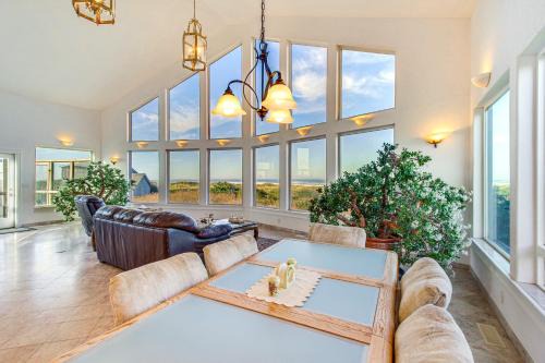 Gold Beach House | 'Oceanfront Castle' w/Hot Tub & Game Room