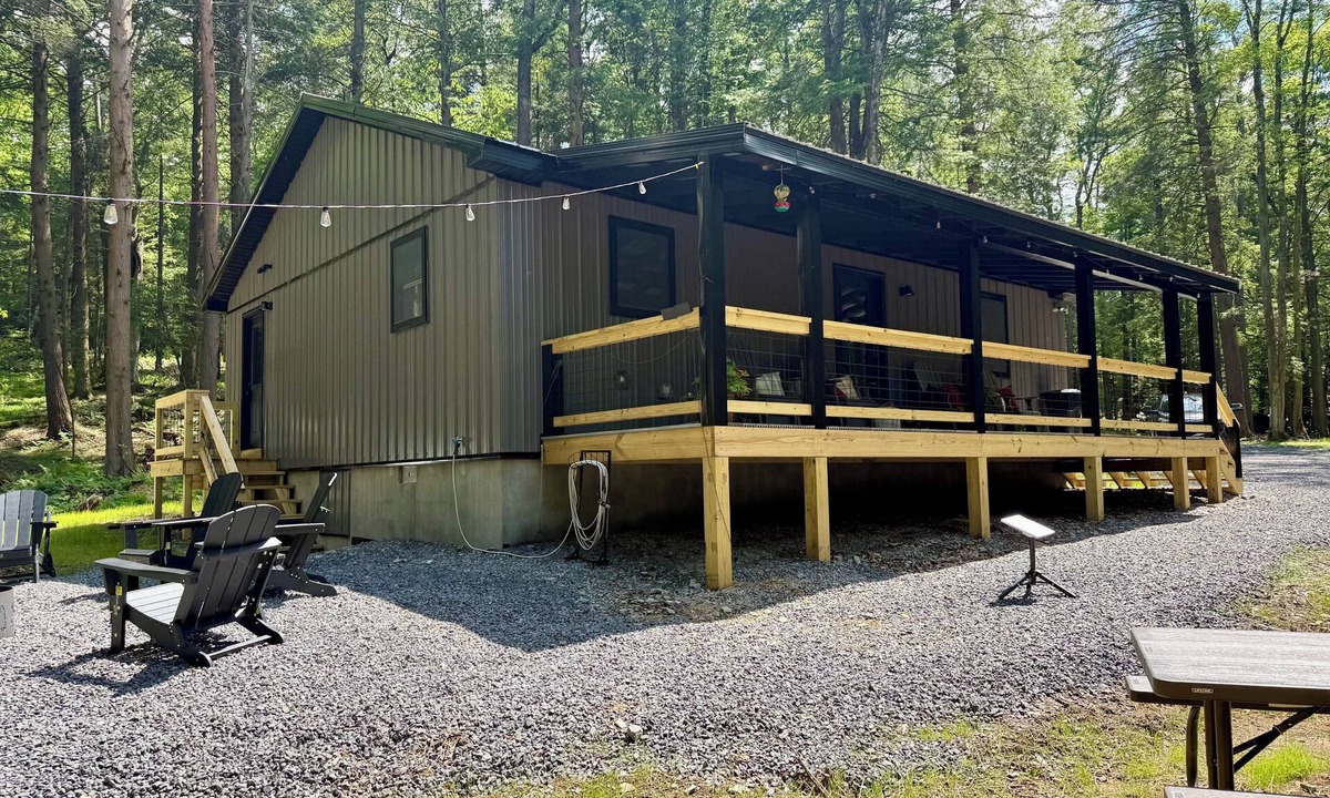 Aurora Cabin | Peaceful new 2-bedroom cabin with AC/WIFI in charming Aurora, near Thomas/Davis