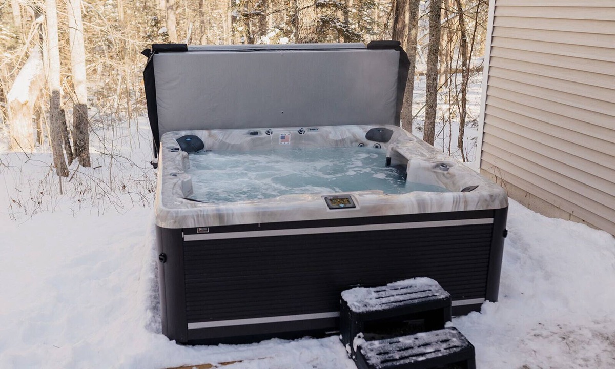 Walpole House | Pemaquid Escape | Curated Comfort + Hot Tub