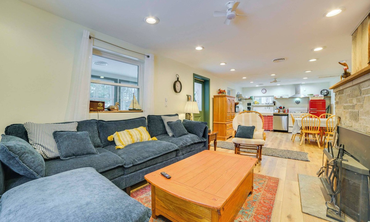Cheboygan Cottage | Pet Friendly Home - Walk to Mullet Lake!