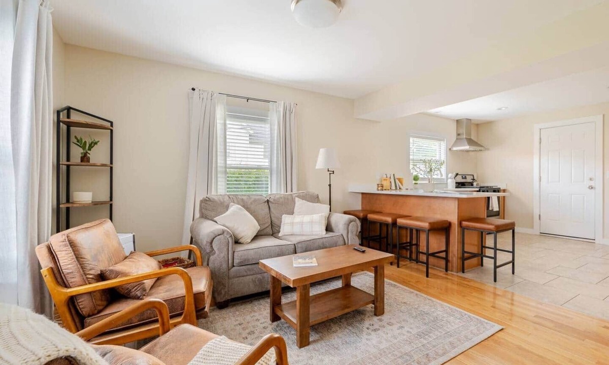 Northwest Harwinton Apartment | Pristine Cozy Walkable Downtown 2BR Getaway