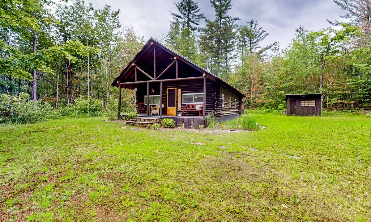 Center Ossipee House | Quiet dog-friendly home with screened porch, deck, & firepit - golf nearby