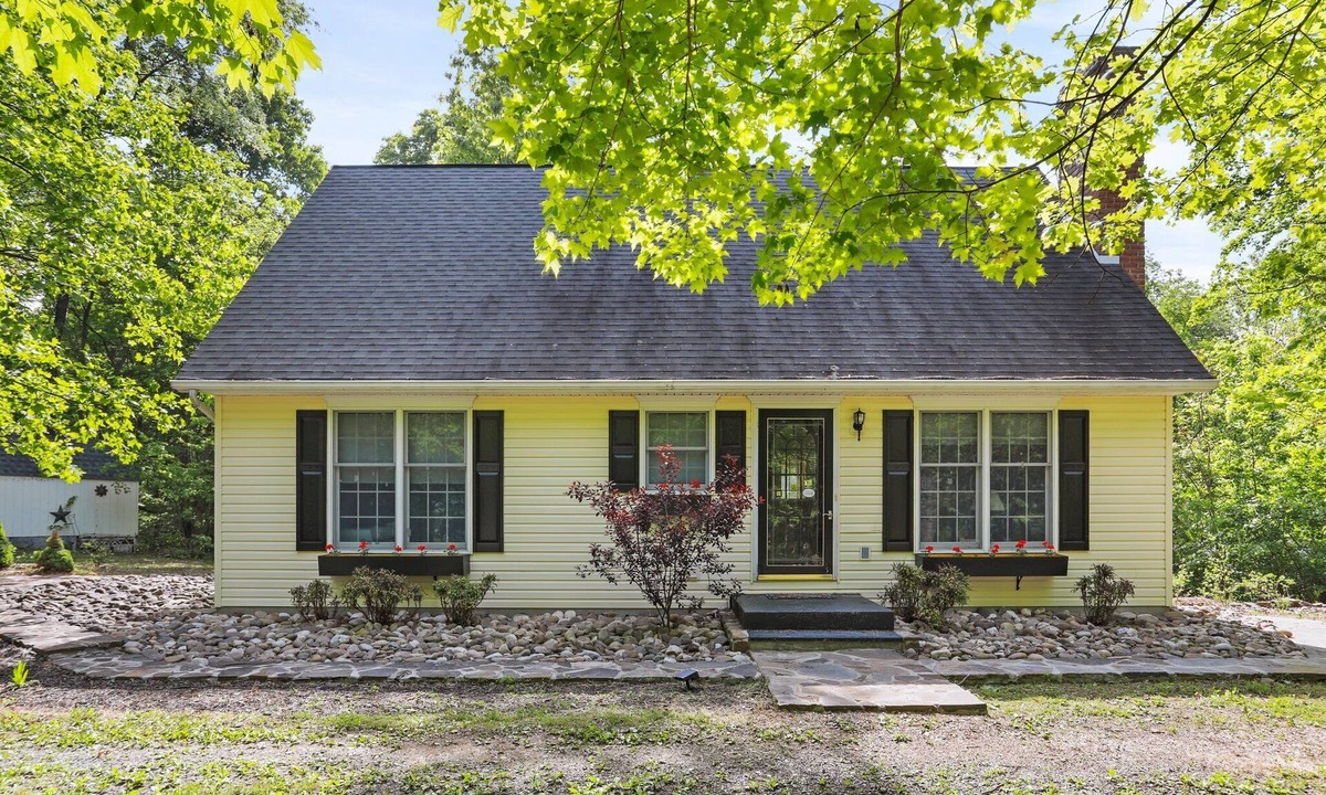 Berkeley Springs House | Ridgetop Retreat- Minutes from Town, Dog Friendly, Wood Fireplace