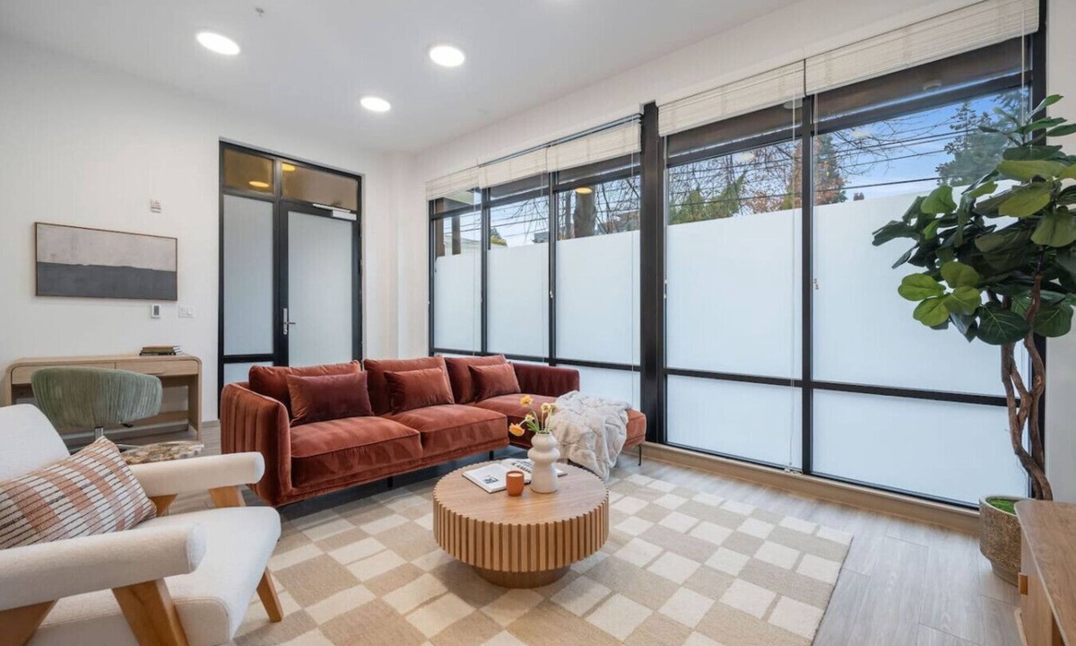 Roosevelt Apartment | Roosevelt Suite| Walk to Light Rail + Rooftop View