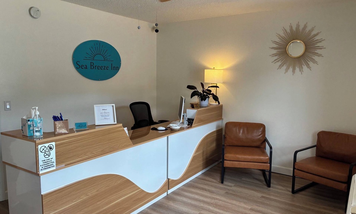 Edgewater House | Sea Breeze Inn