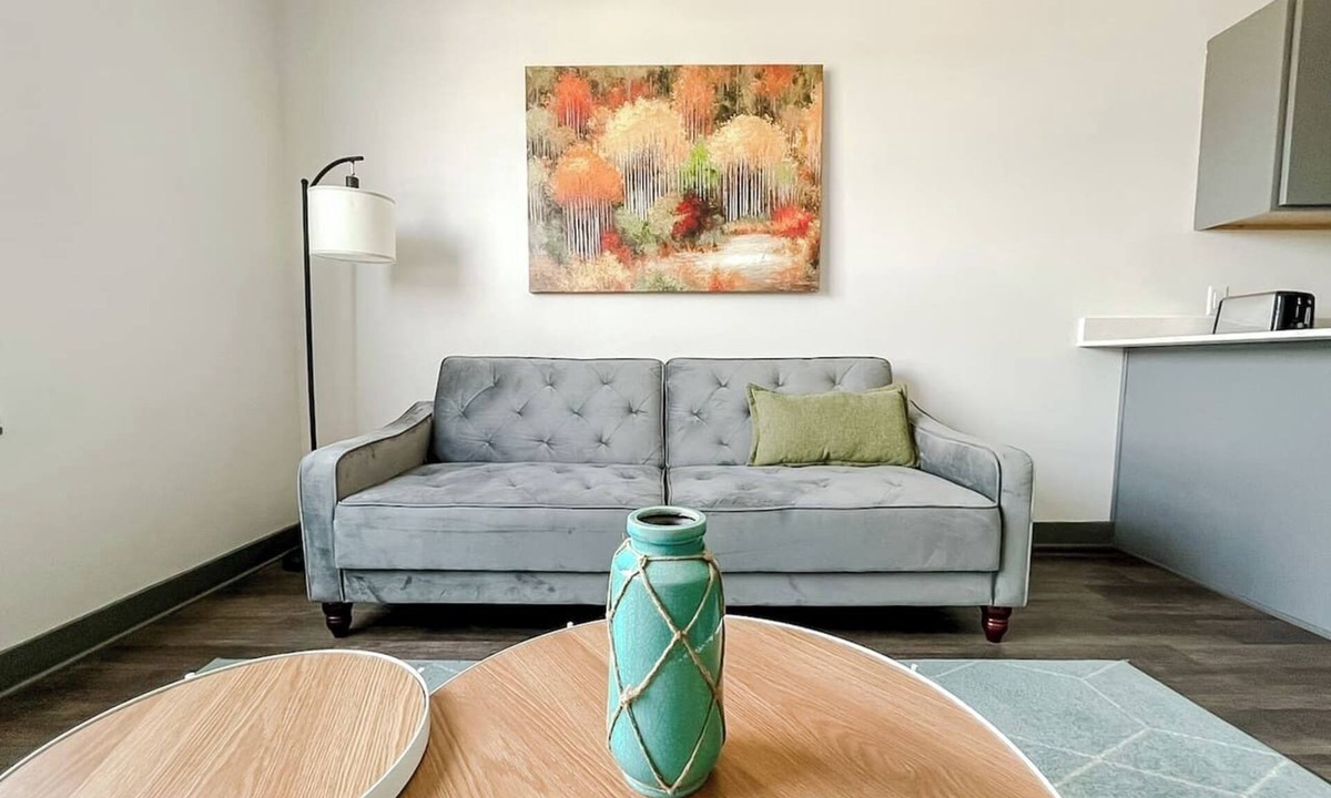 West Des Moines Apartment | Sleepover | Picturesque 1BD/1BA - Des Moines
