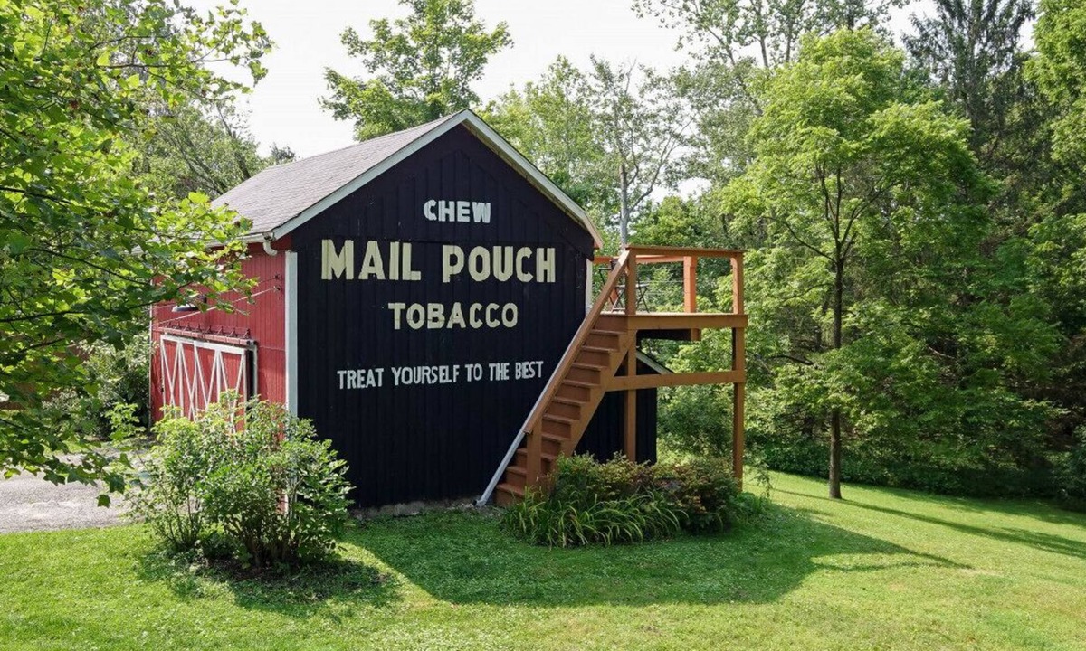 Garrettsville House | Small town vibes in Garrettsville