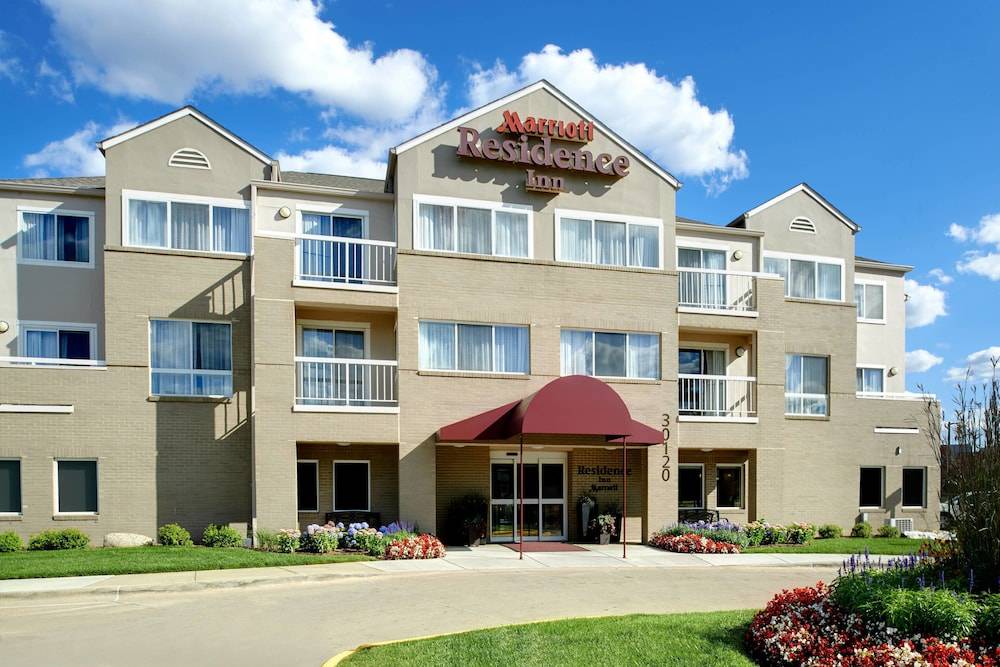 Warren Hotel | Sonesta ES Suites Detroit Warren