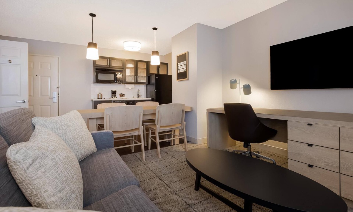 Burlington Hotel | Sonesta Simply Suites Boston Burlington