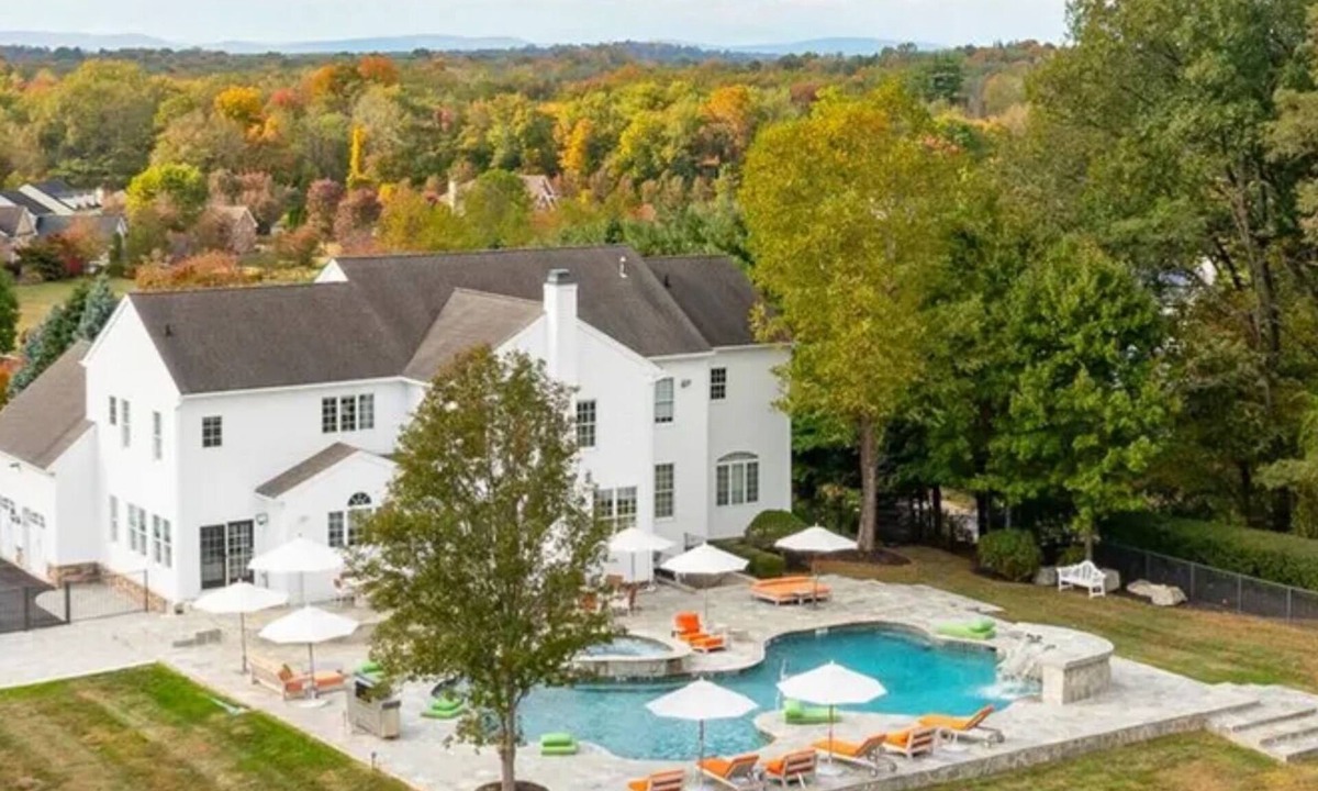 Town of East Fishkill House | Spacious 4-bedroom Luxurious Property in Hudson Valley
