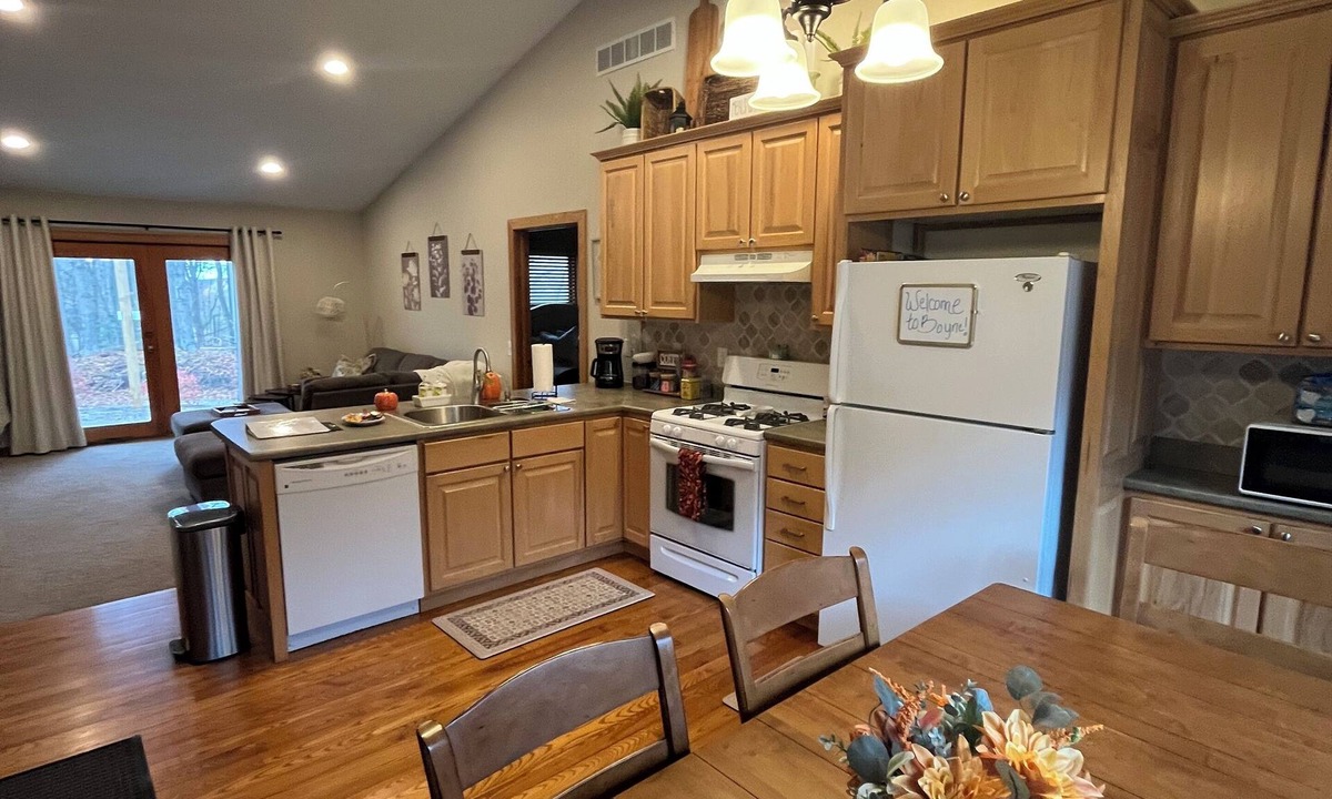 Boyne City House | Spacious home for family and friends, close to downtown Boyne city!