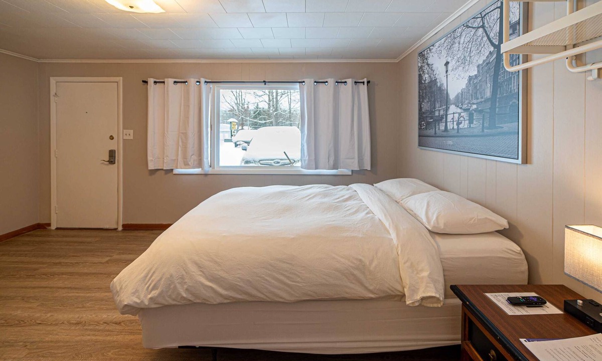 Indian River Apartment | Star Gate Room 6 Indian River, MI