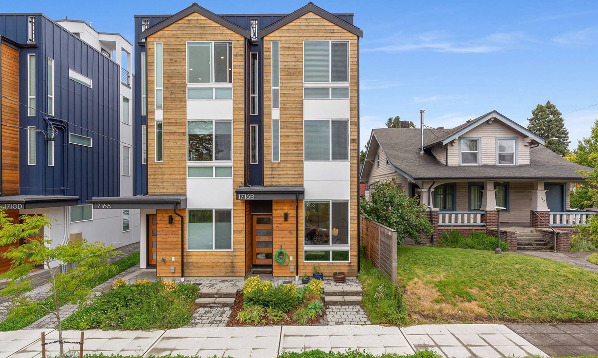 Wallingford House | Stylish Townhouse Near Seattle Attractions with EV Charger