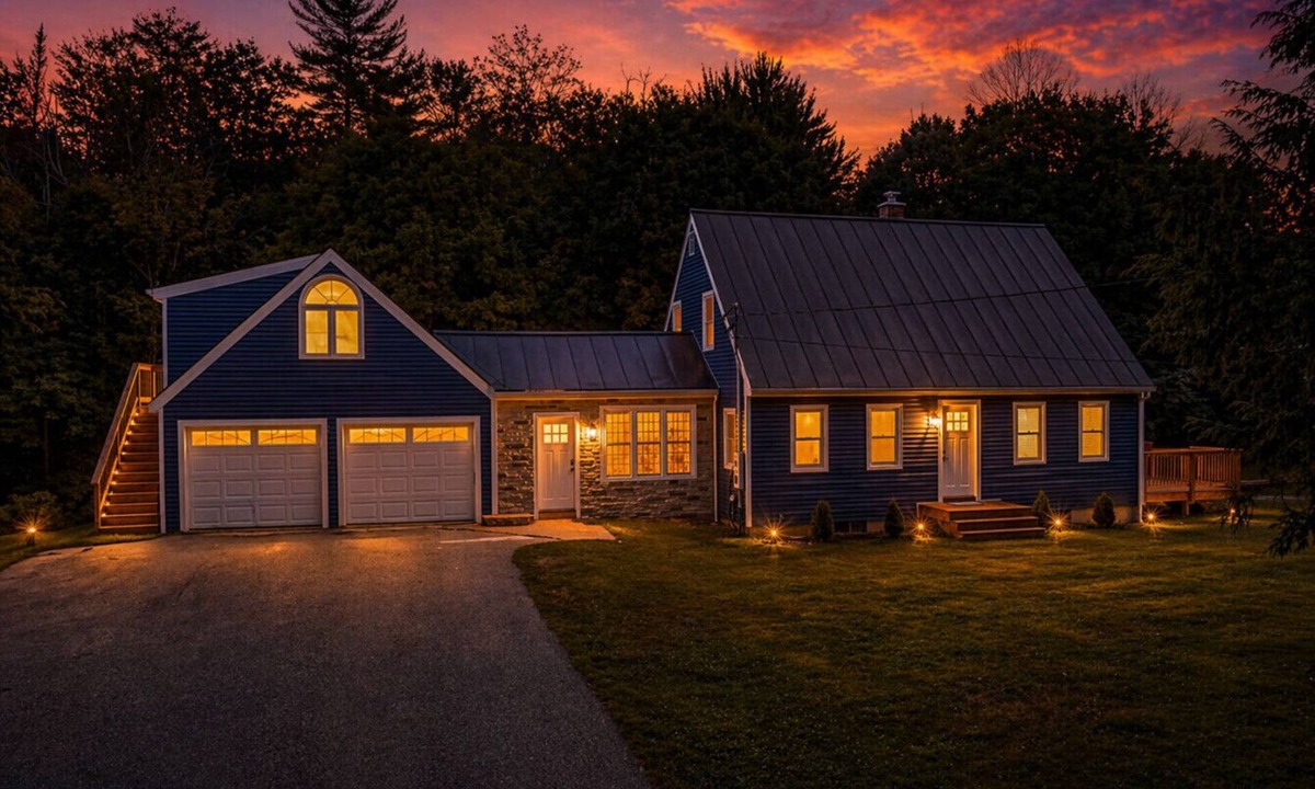 Sunapee House | Sunapee Retreat | Fire Pit + Yard| Close to Lake