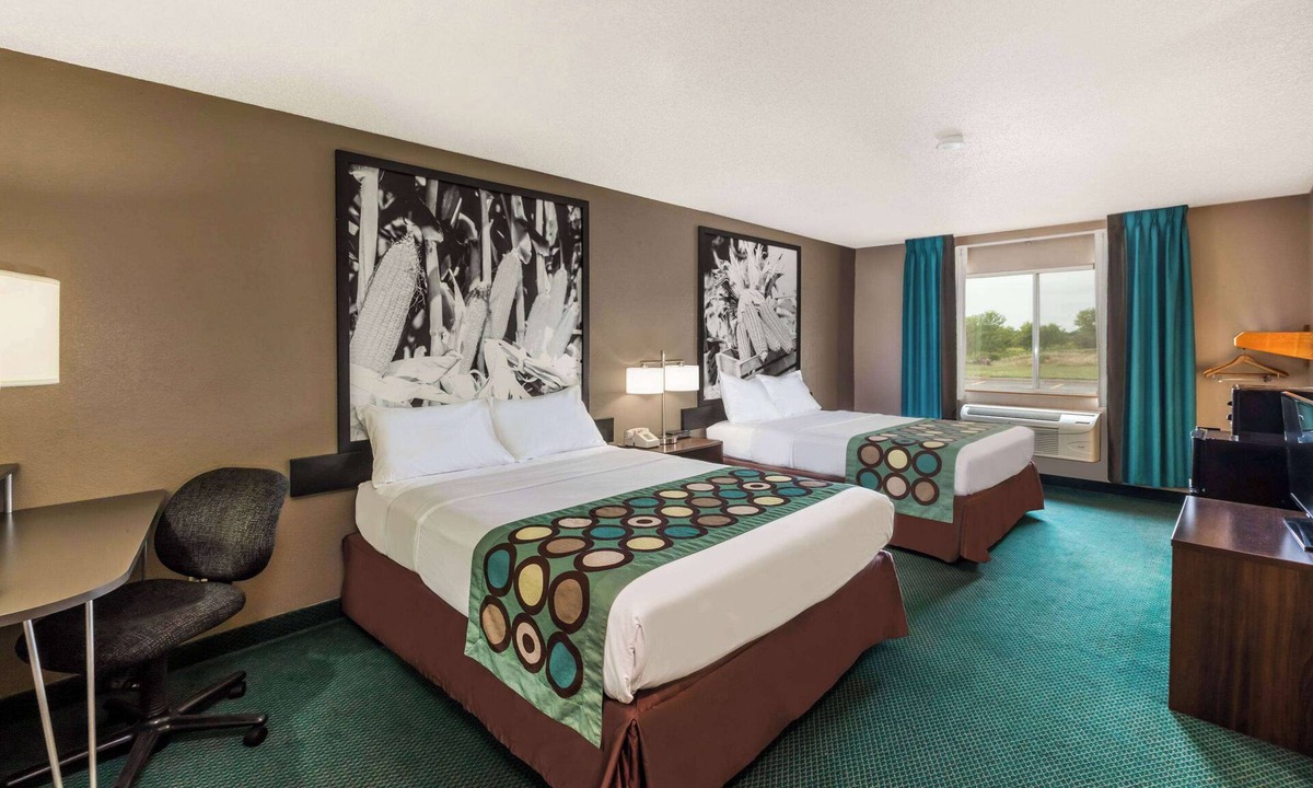 Ionia Hotel | Super 8 by Wyndham Ionia MI
