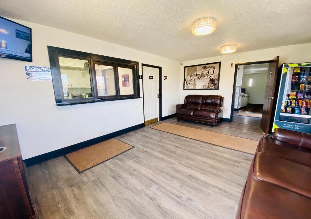 Wyoming Hotel | Super 8 Grand Rapids City Center