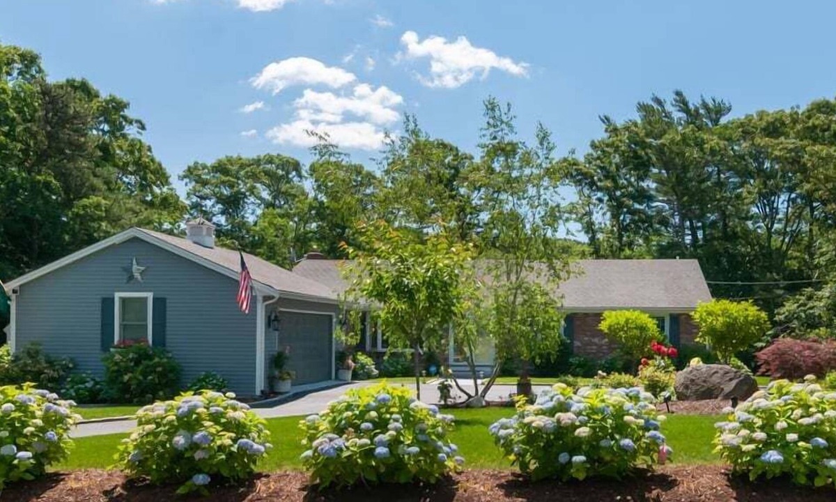 West Barnstable House | Sweet Perfection: Family Fun & Outdoor Space