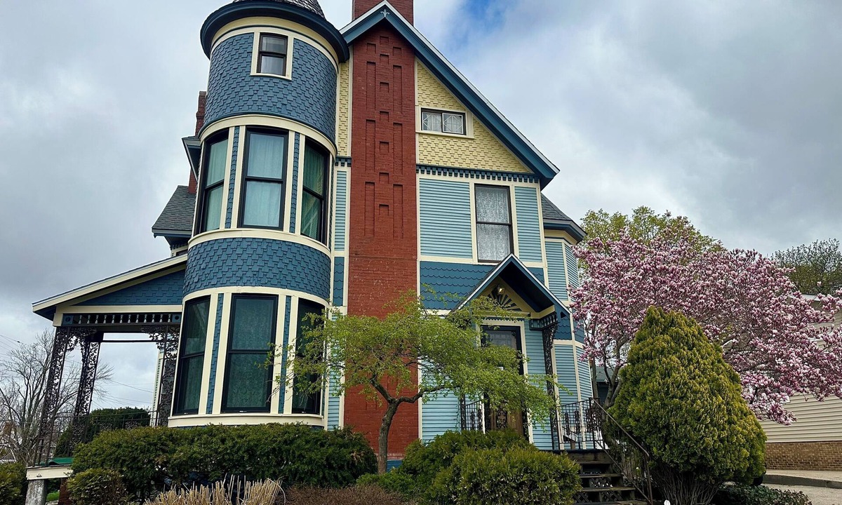 Ludington Bed & Breakfast | The Fresh Coast Inn at Ludington