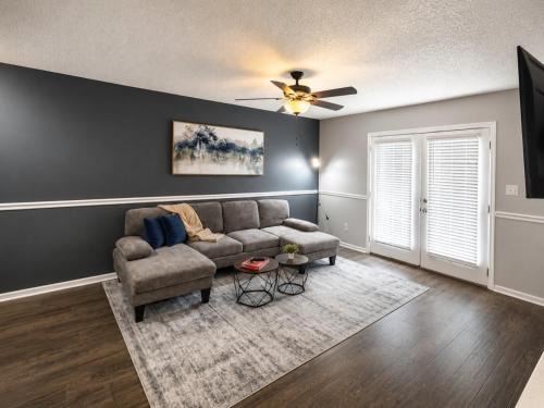 Shannon House | The Haven on Hoover Stylish 2BR Retreat