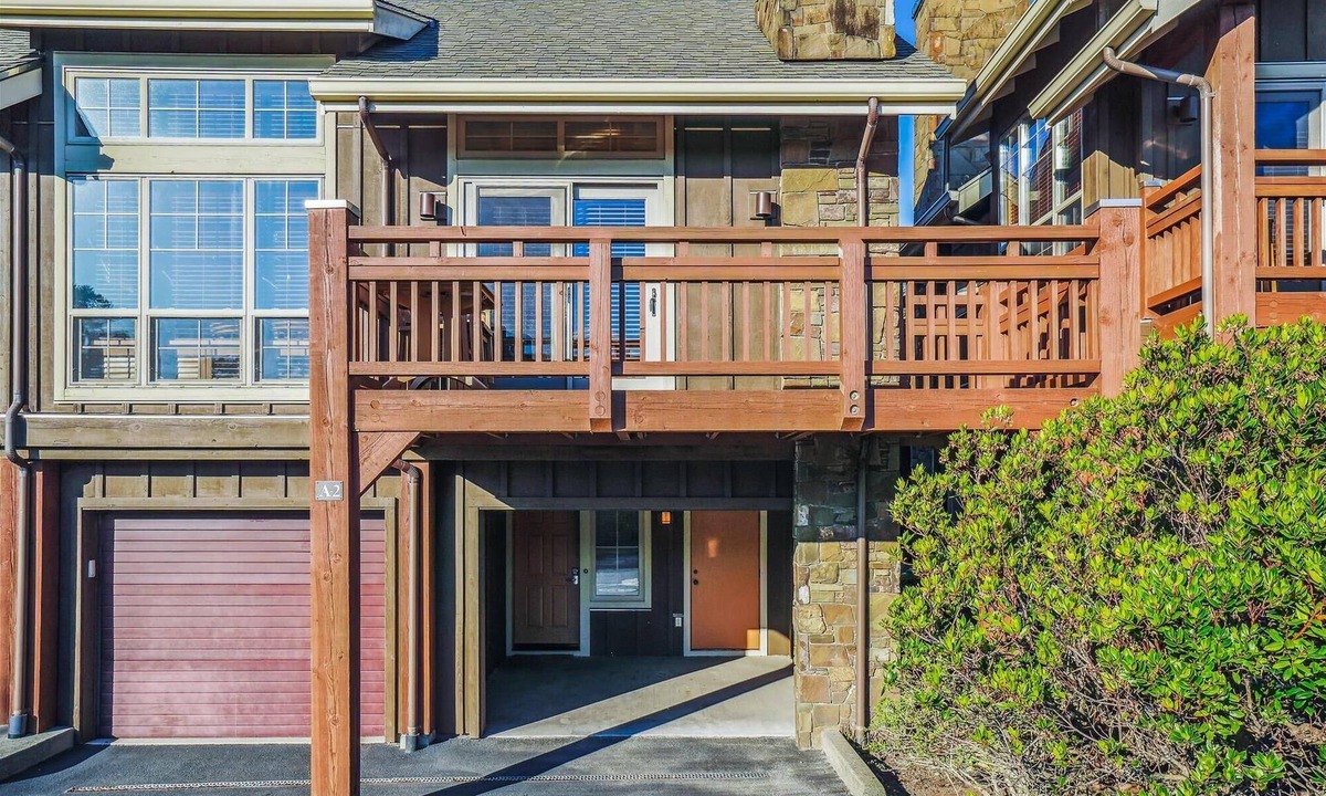 Tolovana Park House | The Lodges A-2 - 1 Block to the Beach!
