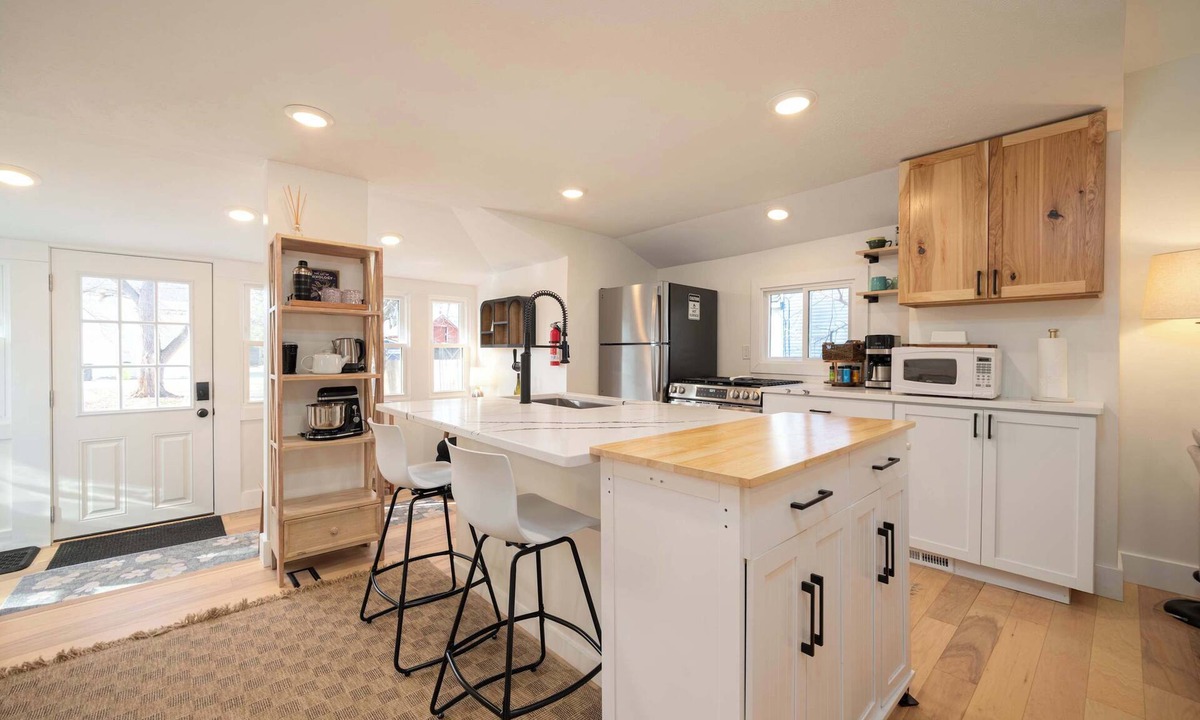 Traverse City House | The Peony House in Downtown Traverse City