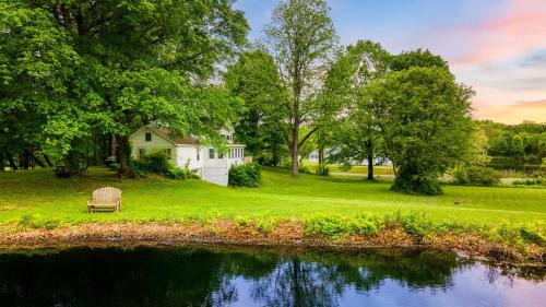 Hollowville House | The Stillwater House by AvantStay