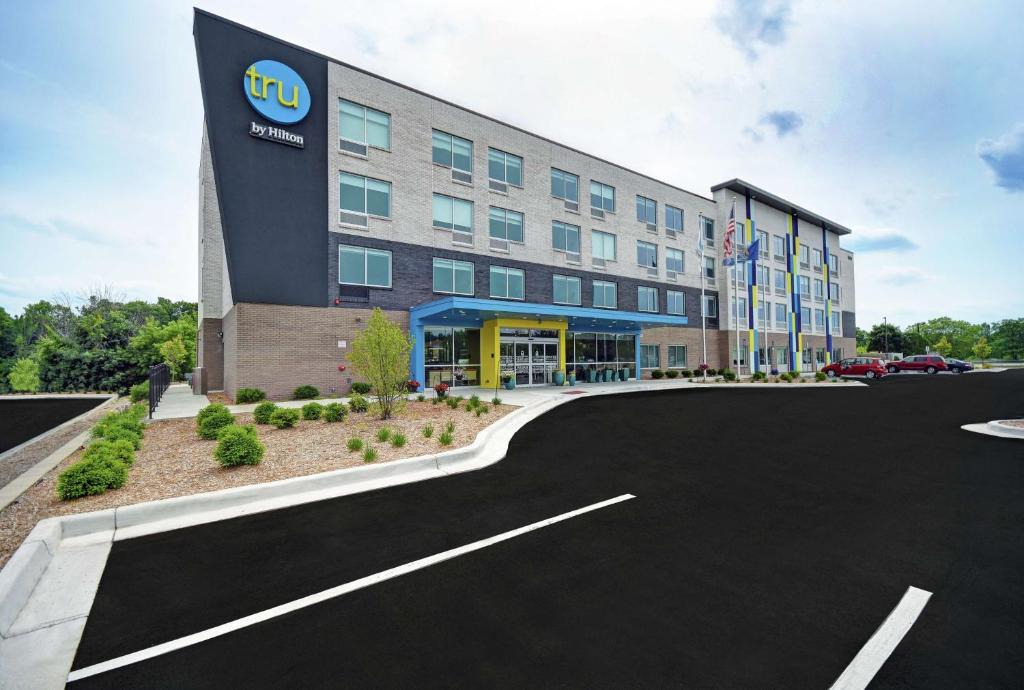 East Paris Hotel | Tru By Hilton Grand Rapids Airport