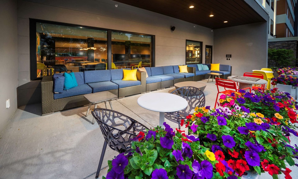 South Loop Hotel | Tru by Hilton Minneapolis Mall of America