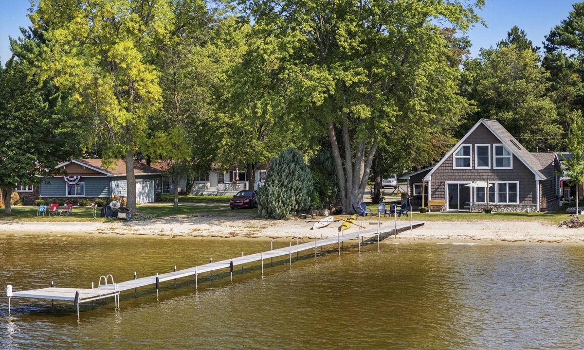 Houghton Lake Ski Chalet | True Houghton Lakefront | Sandy Beach & Dock!