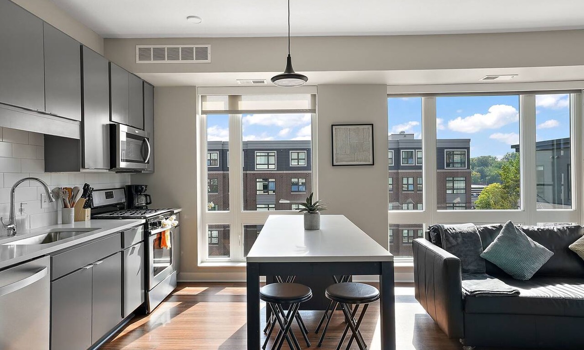 Downtown Minneapolis Apartment | TWO CozySuites in Marquee with pool & gym | 3 Beds