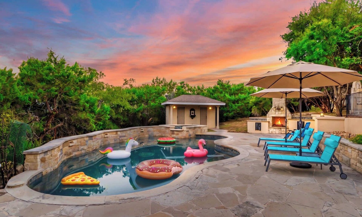 Lakeway House | Two House Estate W Stunning Pool & Views