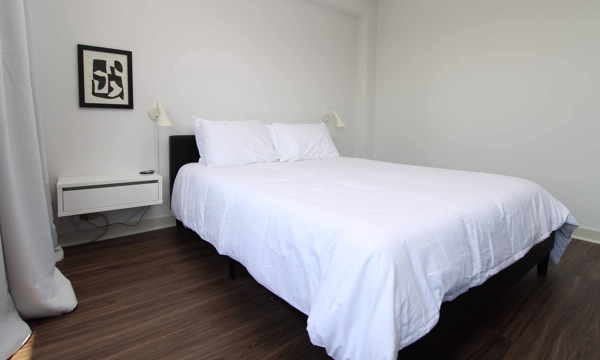 Indian Village Apartment | UChicago, Lake, Sci Museam | Gym + W&D | Zencity