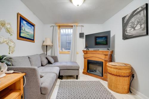 Oak Grove Apartment | Walk to Lake George: Guest Suite in Oak Grove