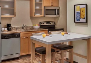 Pleasant Stay, Convenient Location! Free Parking, Pets are Welcome!