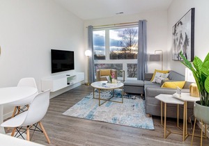 Sunlit Apartment w/ Parking & Gym Downtown at Yale
