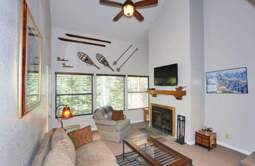 Beaver House | Eagle Point Ski Resort 8 Wooded Ridge Condos