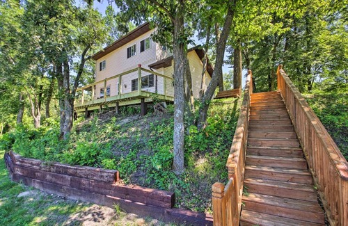 Brandon House | Lakefront Brandon Home with Fire Pit, Deck and Dock!